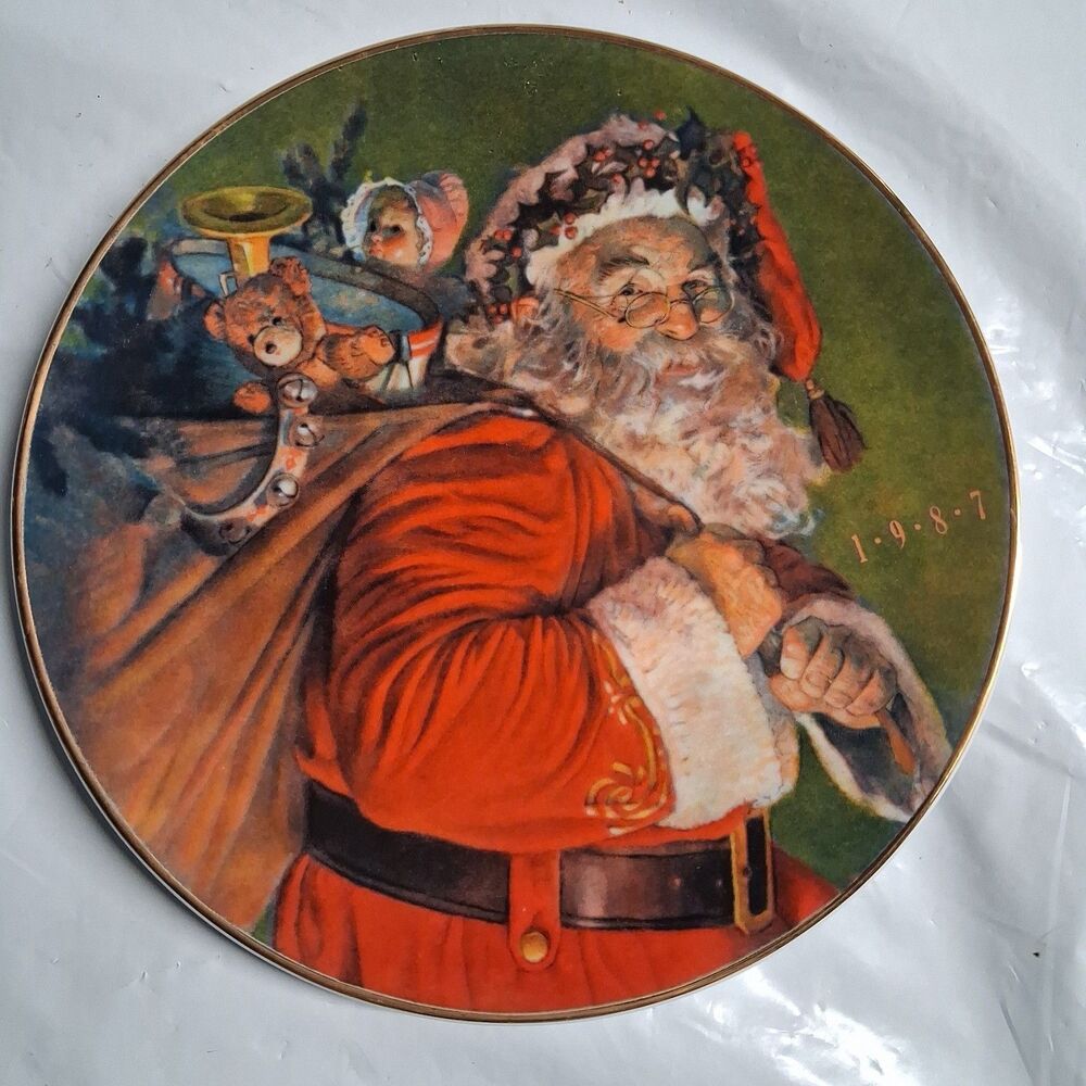 The Magic That Santa Brings 1987 Christmas Plate AVON Fine Collectables